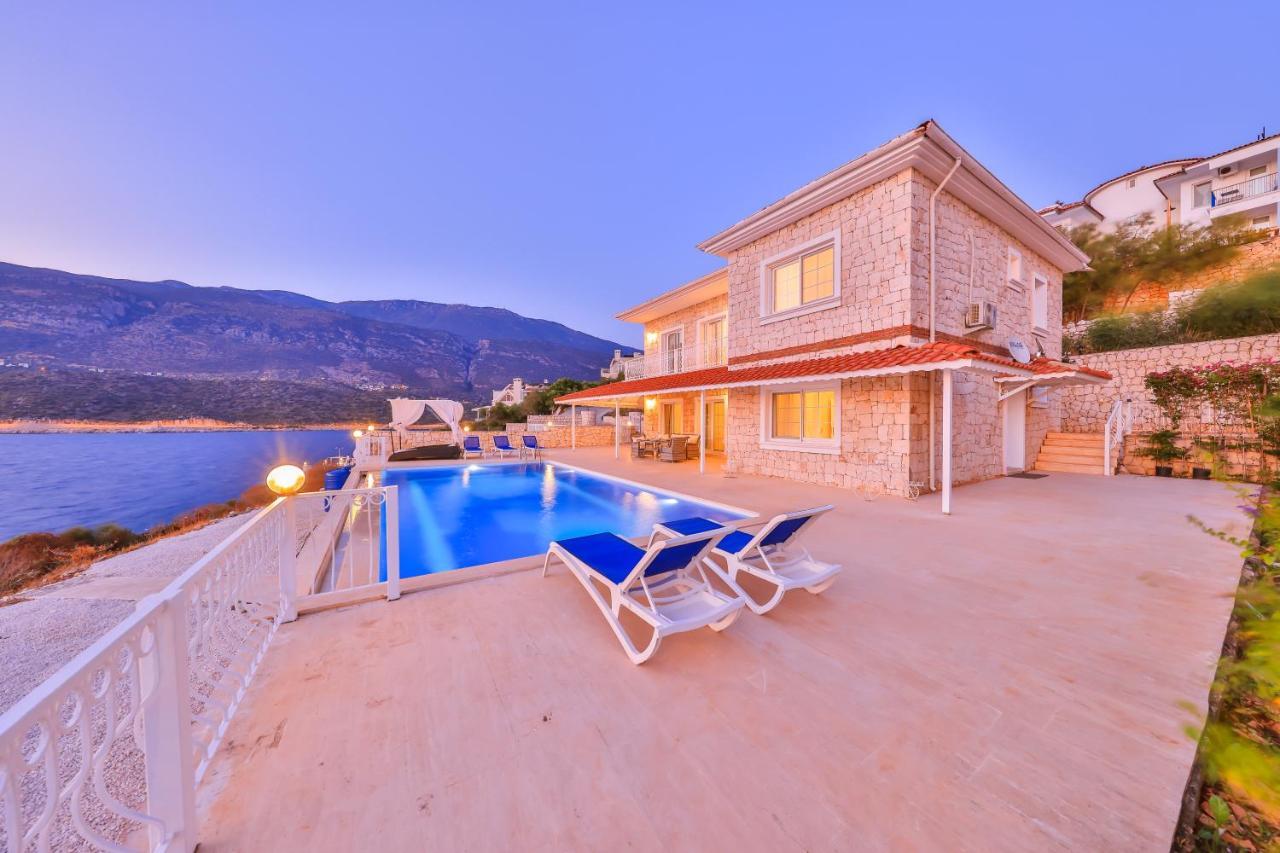La Kumsal Denize Sifir Ve Oezel Havuzlu Dubleks Suit Kaş Exterior photo