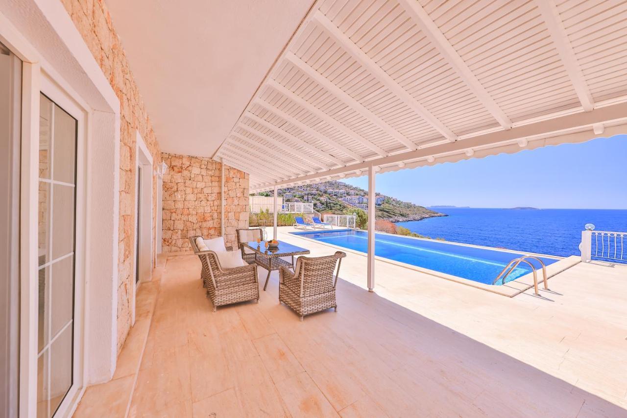 La Kumsal Denize Sifir Ve Oezel Havuzlu Dubleks Suit Kaş Exterior photo