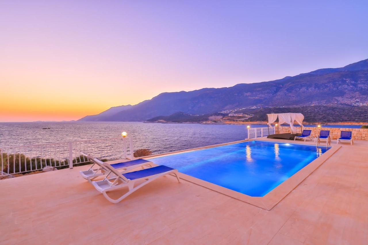 La Kumsal Denize Sifir Ve Oezel Havuzlu Dubleks Suit Kaş Exterior photo